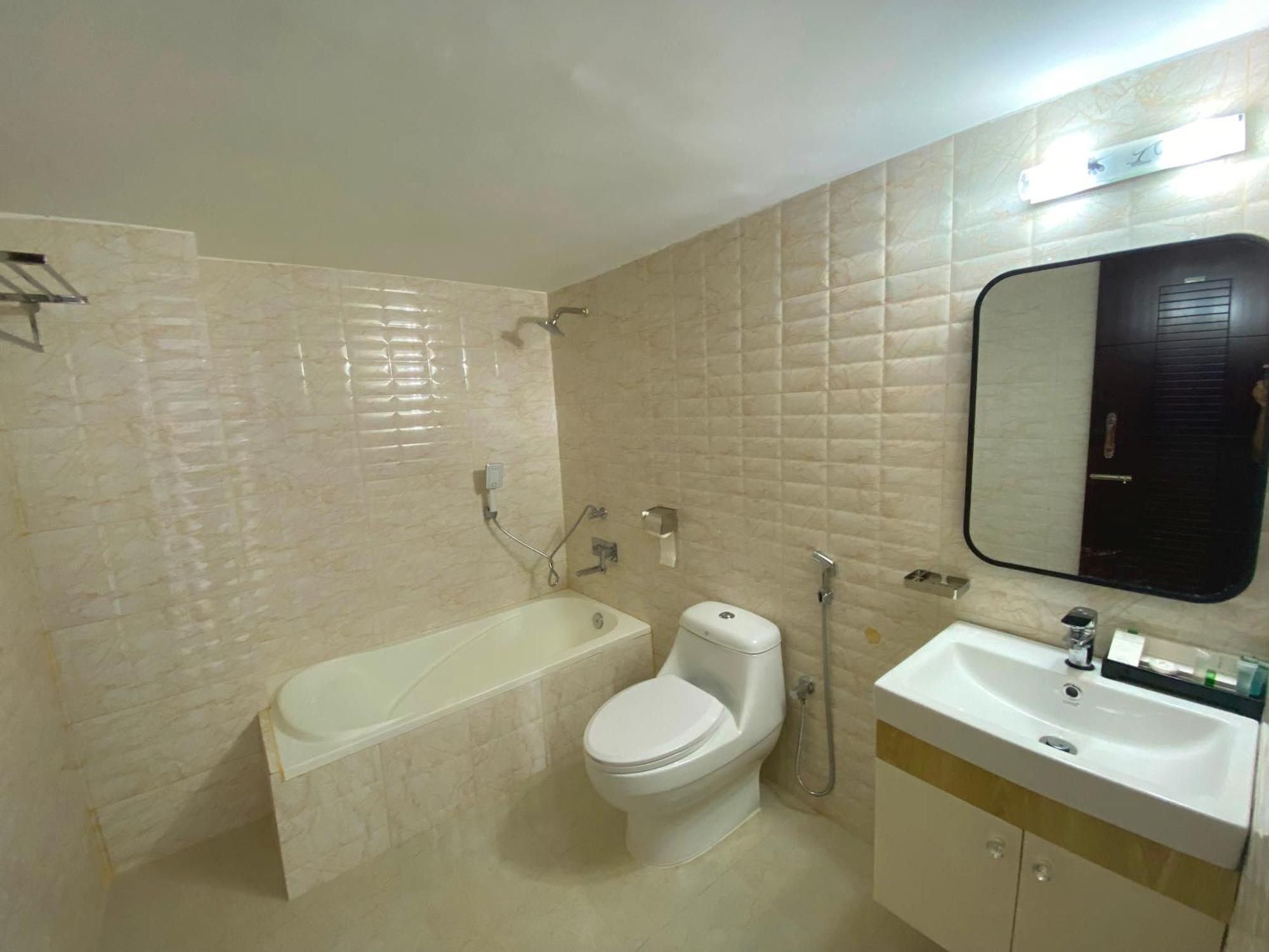 Hotel Valentino Noakhali Esterno foto