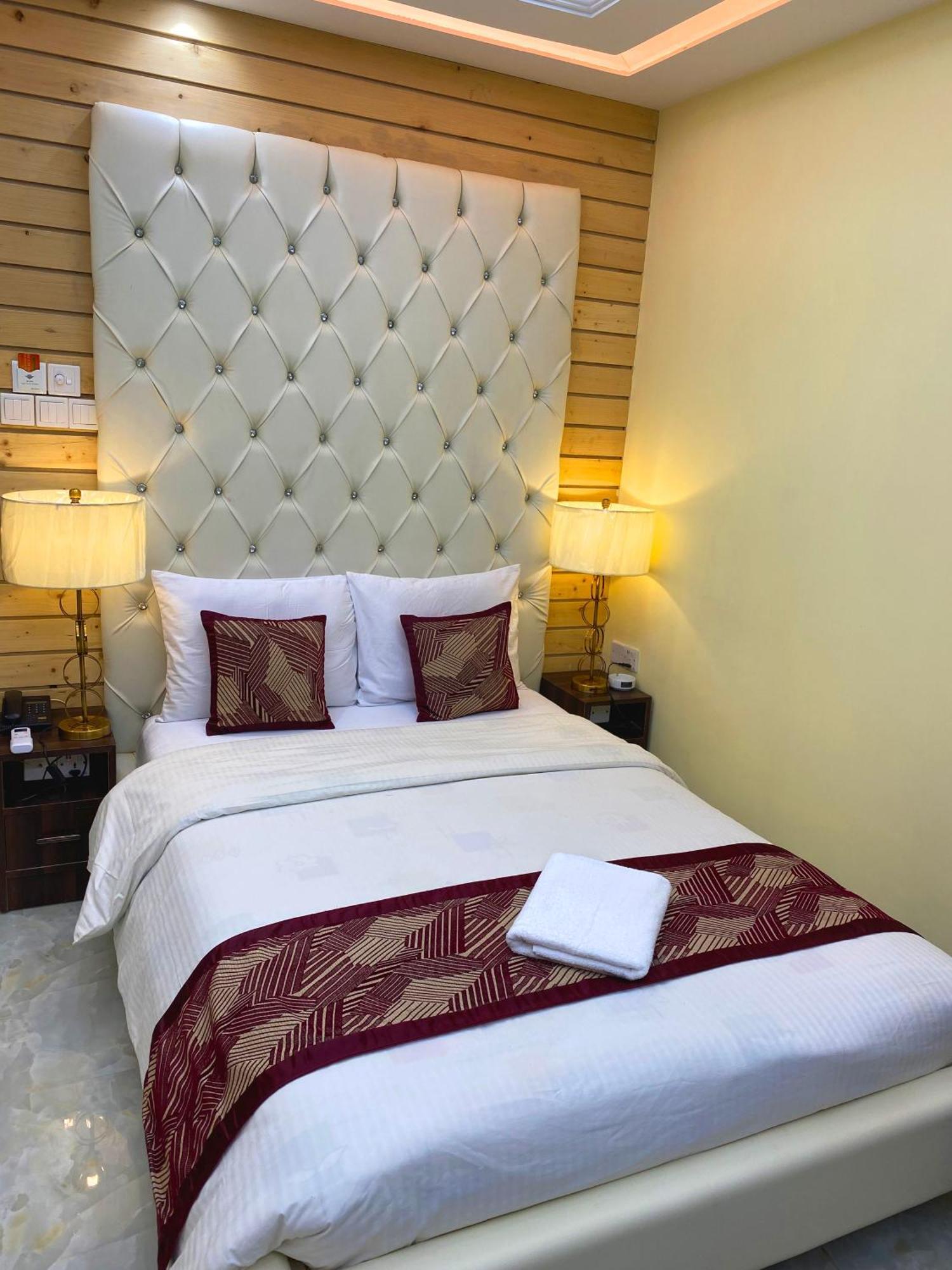 Hotel Valentino Noakhali Esterno foto
