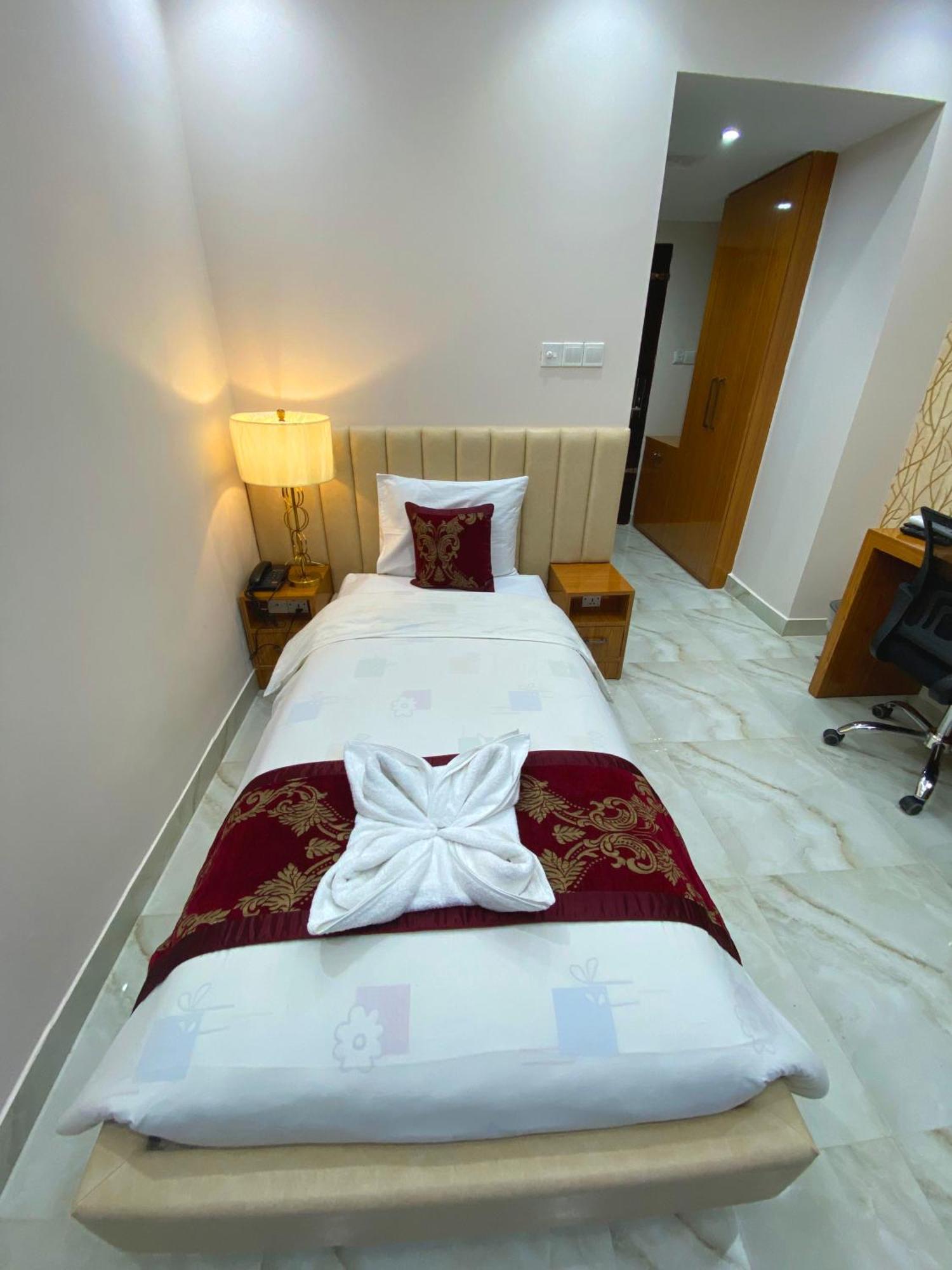 Hotel Valentino Noakhali Esterno foto